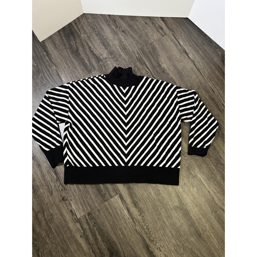 New York & Company Sweater Womens Large L Black White Chevron Mock Neck Striped